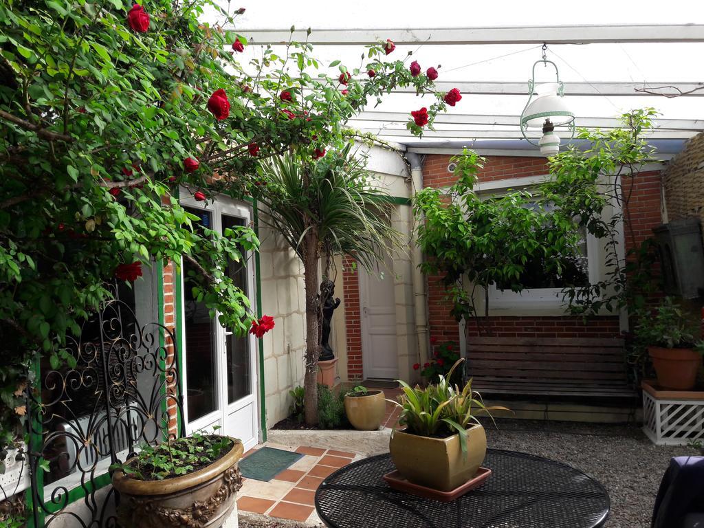 Le Vieux Vauvert Bed and Breakfast Rochecorbon Esterno foto